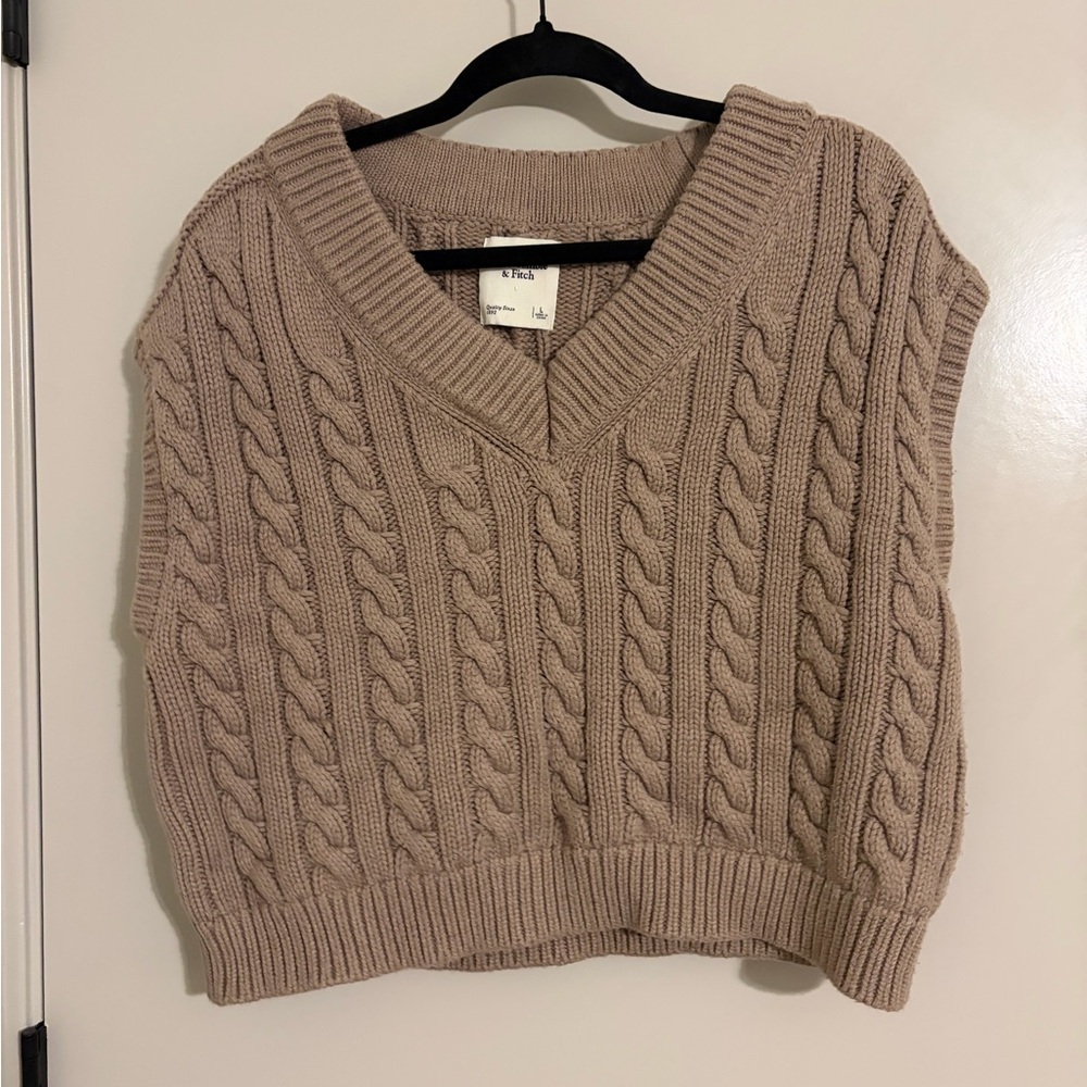 Abercrombie & Fitch Cable Knit V-Neck Sweater - Beige